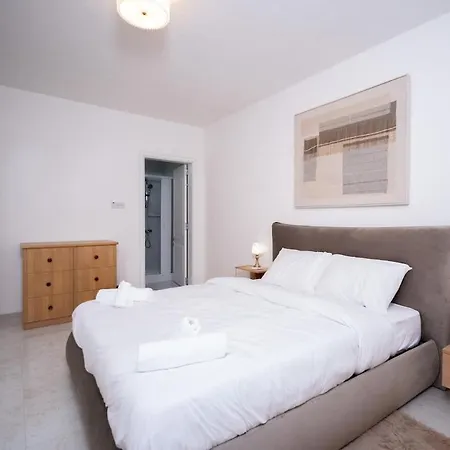 Modern 2br Flat In - 5 Min To Lägenhet *