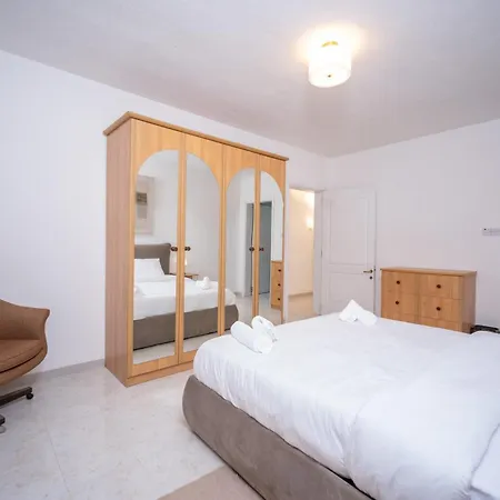 Modern 2br Flat In - 5 Min To Lägenhet